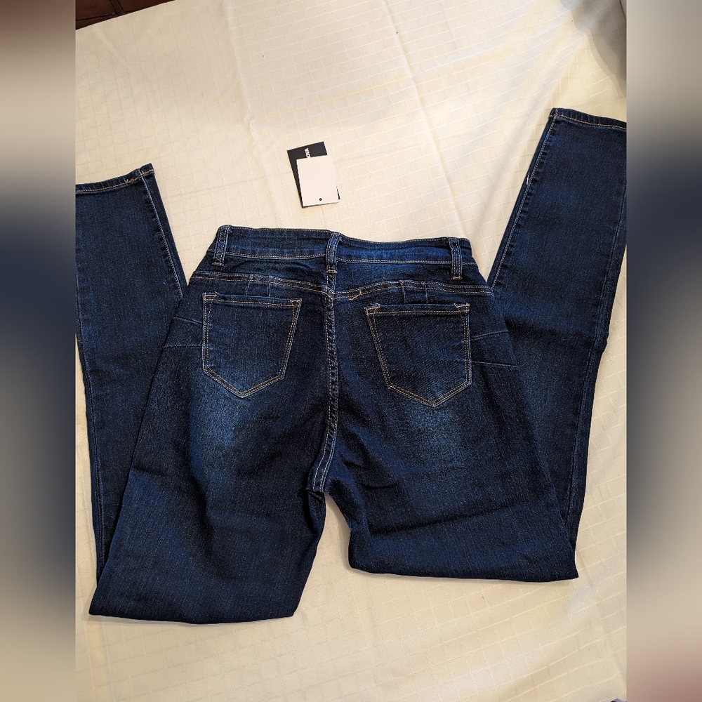 Jeans - Picture 2 of 4